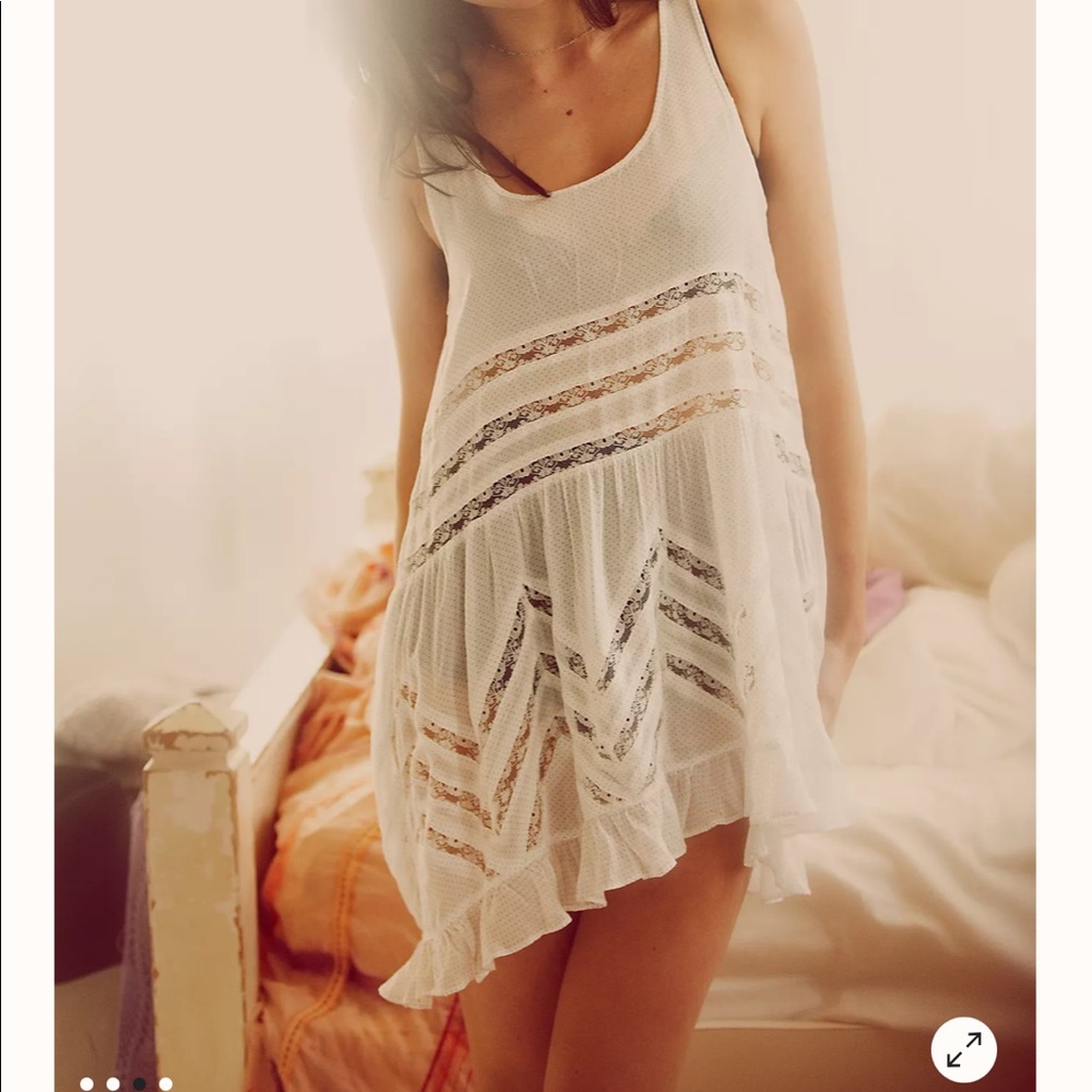 FREE PEOPLE size medium white lace tunic
